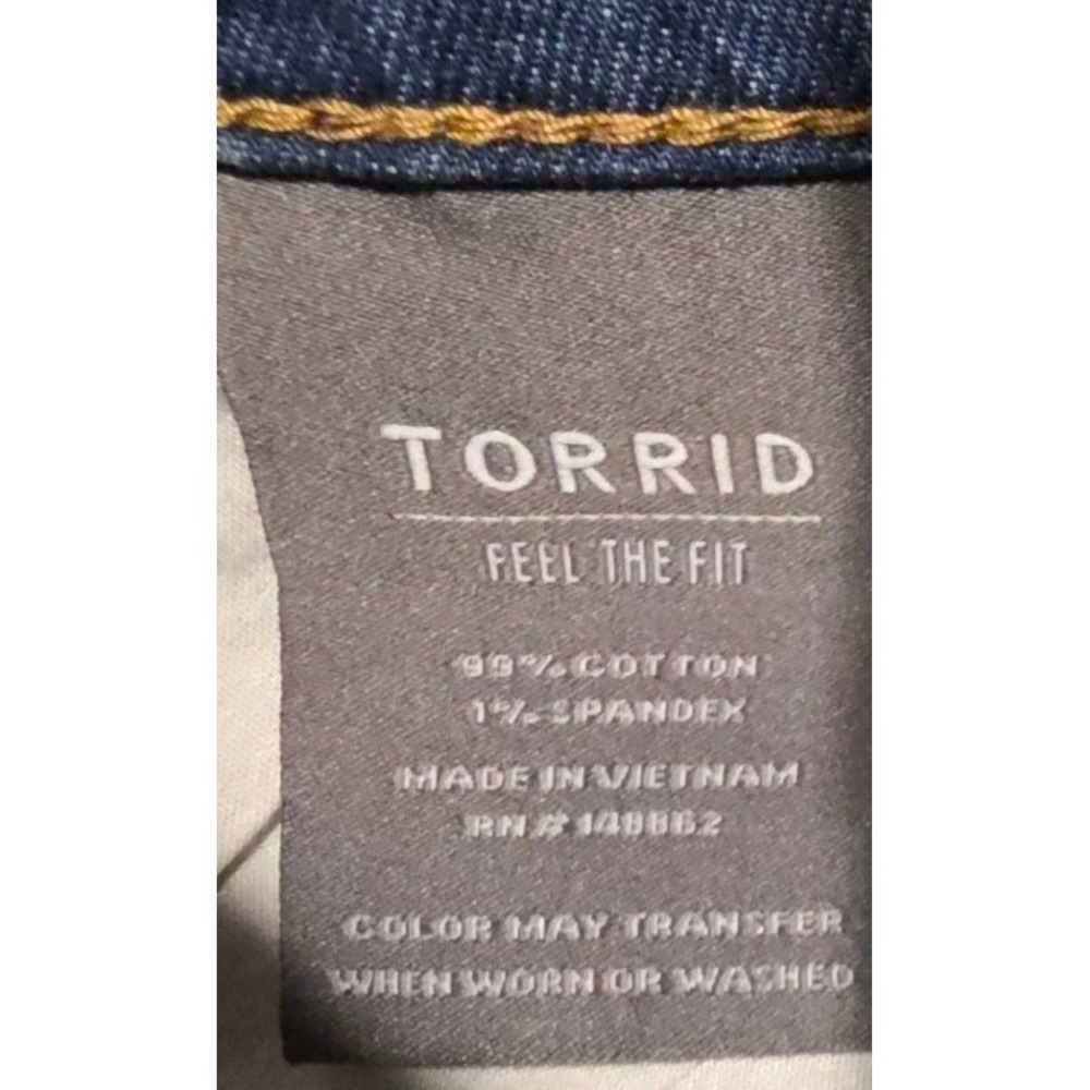Torrid Womens 20 Star Print Vintage Stretch Mid Rise Denim Shorts NWT - Picture 11 of 12